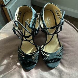 Chinese laundry wedge peep toe